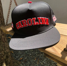 Load image into Gallery viewer, Gorra Carolina 21 Roja & Negra